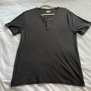 Faherty Men’s Henley - Short Sleeve Charcoal Grey - Size M